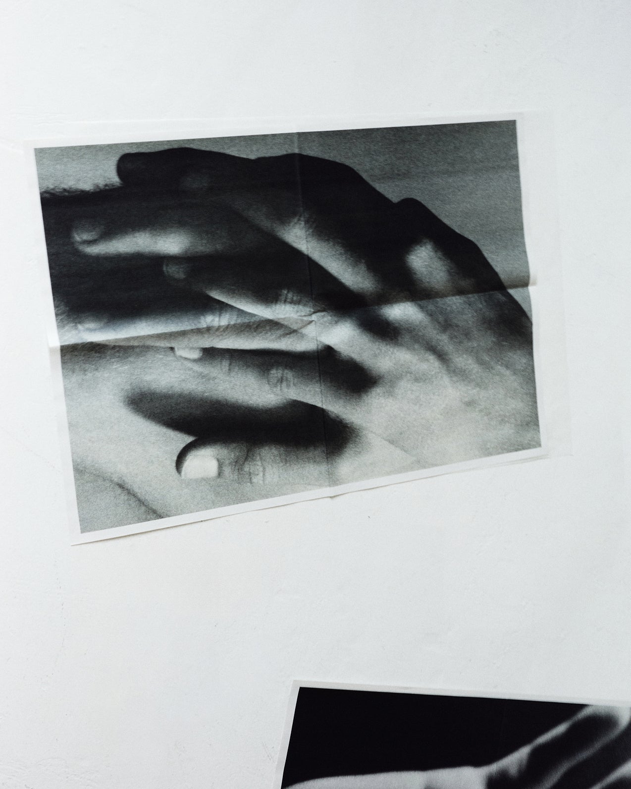 HANDS - THE ROOM INSIDE